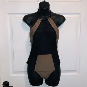 NWT Cupshe Color blocking 1 pc Halter Swimsuit